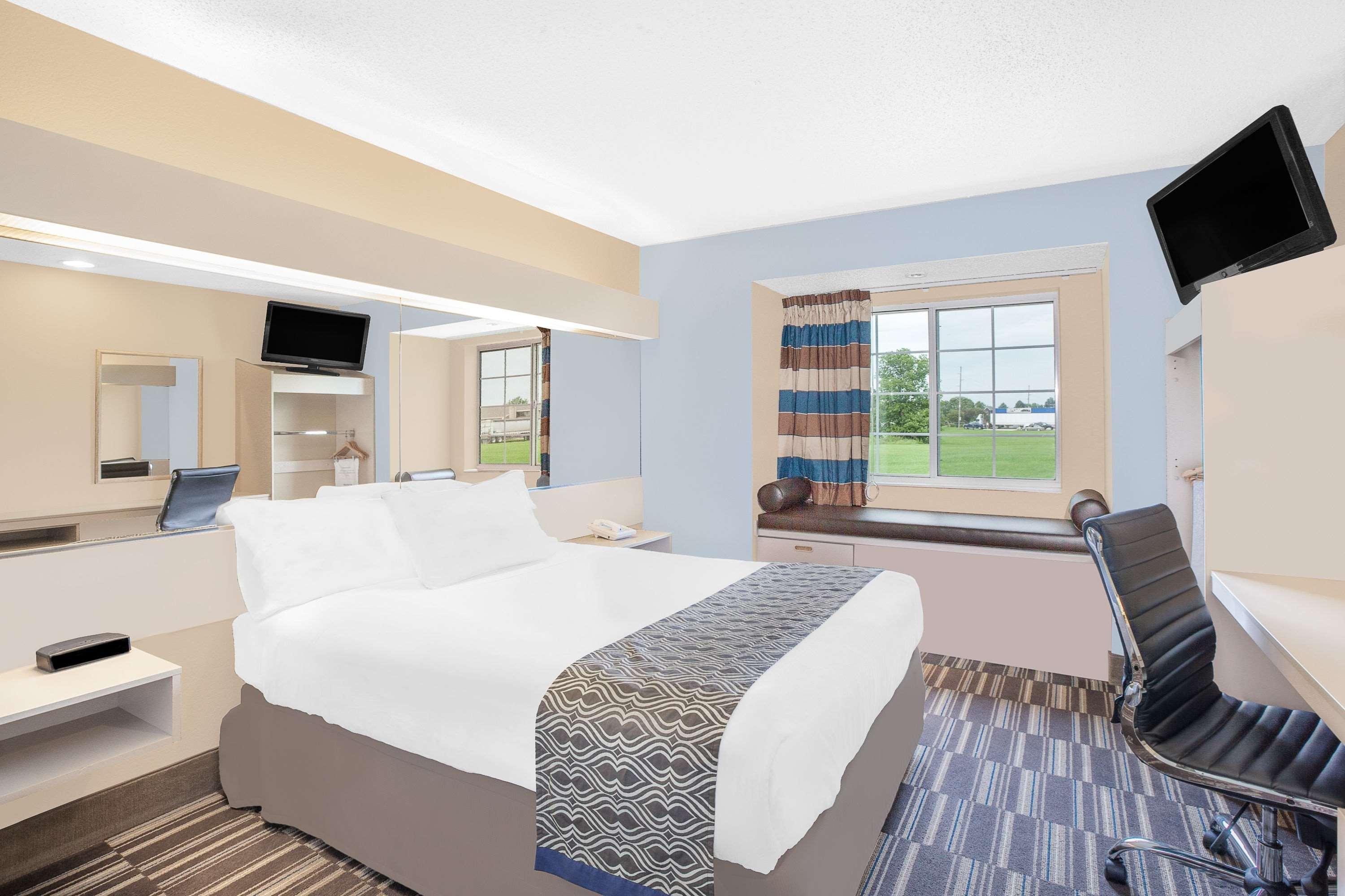 Microtel Inn And Suites Клирлейк Экстерьер фото