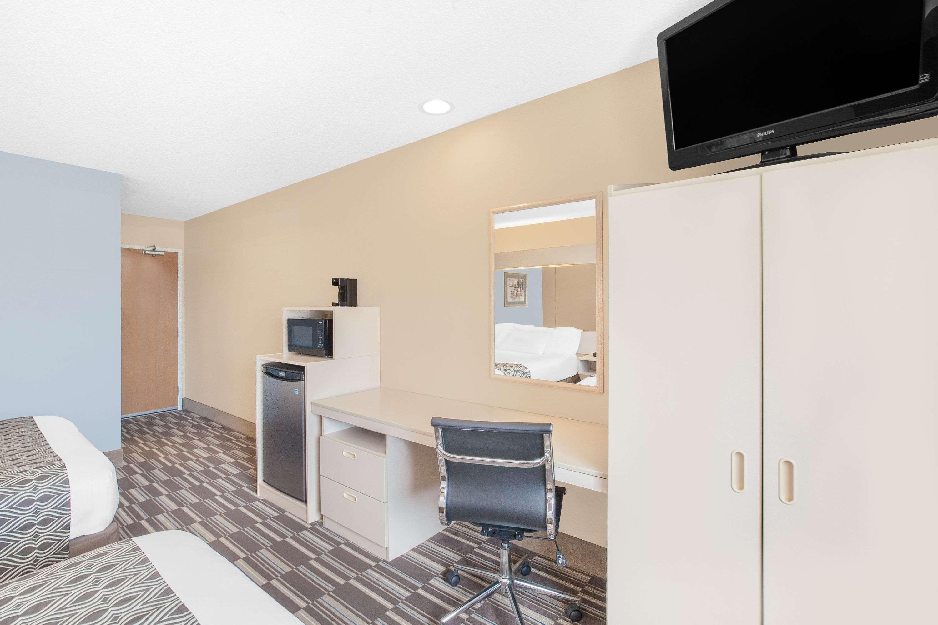 Microtel Inn And Suites Клирлейк Экстерьер фото