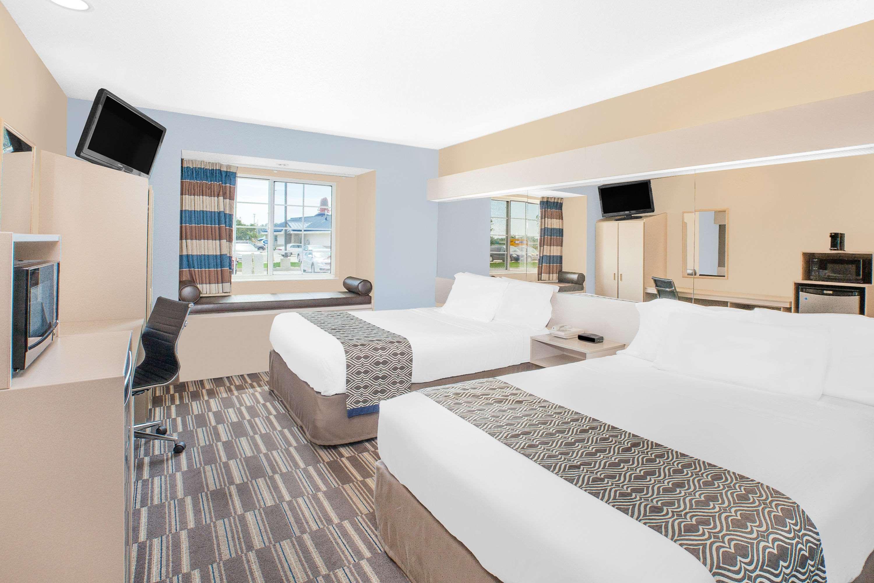 Microtel Inn And Suites Клирлейк Экстерьер фото