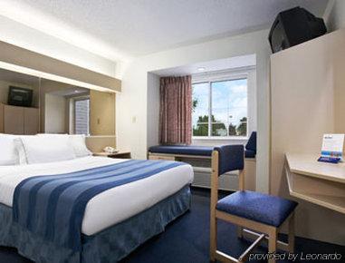 Microtel Inn And Suites Клирлейк Номер фото