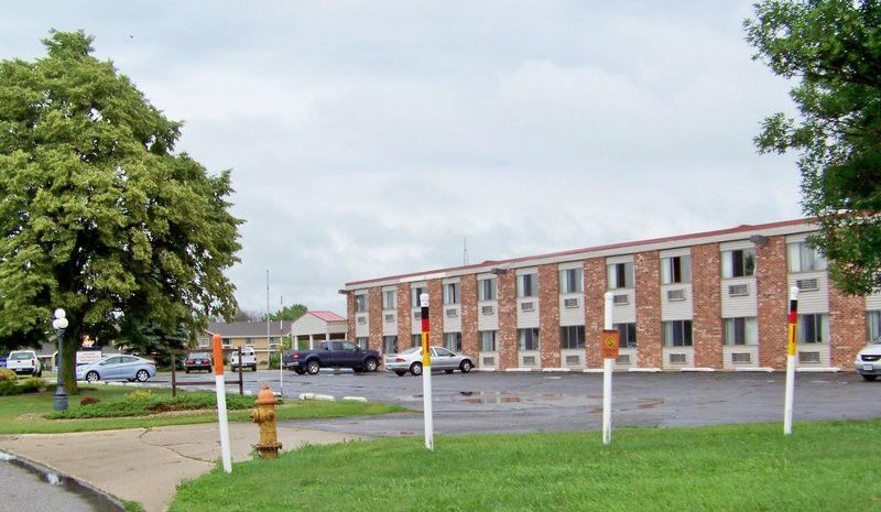 Microtel Inn And Suites Клирлейк Экстерьер фото